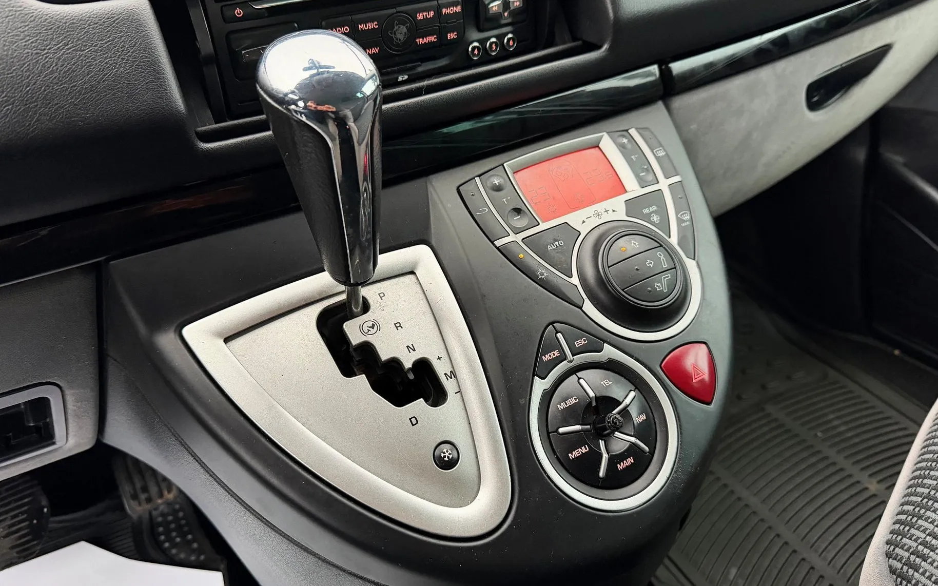 Zunanja slika - Citroën C8 - 2.0 HDi 160 SLO.VOZILO 1.LASTNIK 7 SEDEŽEV NAVI - 16
