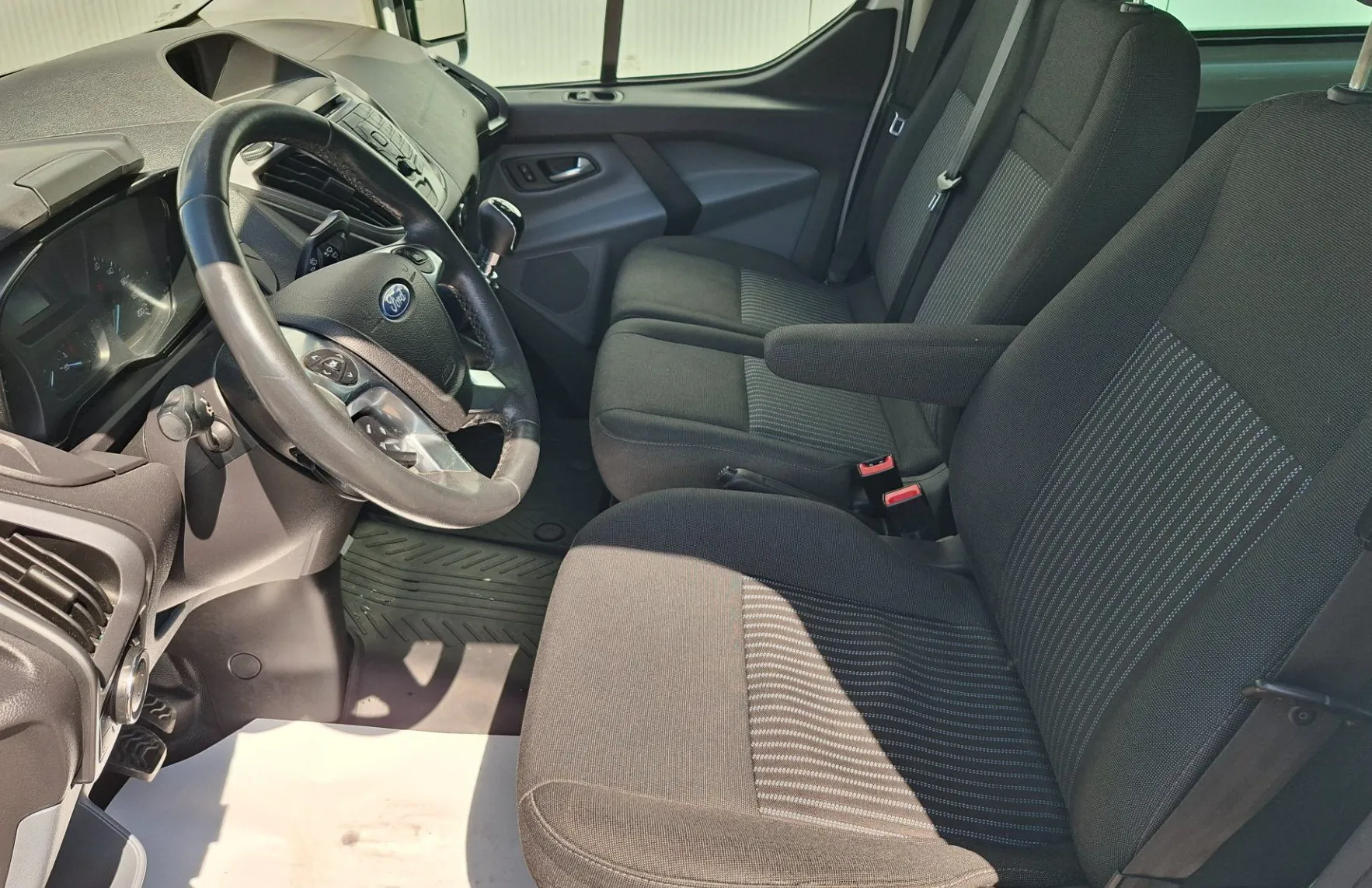Zunanja slika - Ford Transit Custom - Tourneo Custom 300 2.2 TDCi DMR Trend 8+1 L2H1 - 8