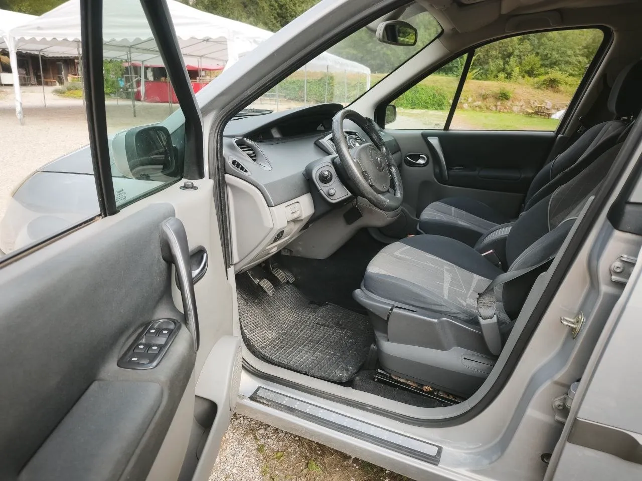 Notranja slika - Renault Scénic - 1,5 dCi Dynamique Confort - 12