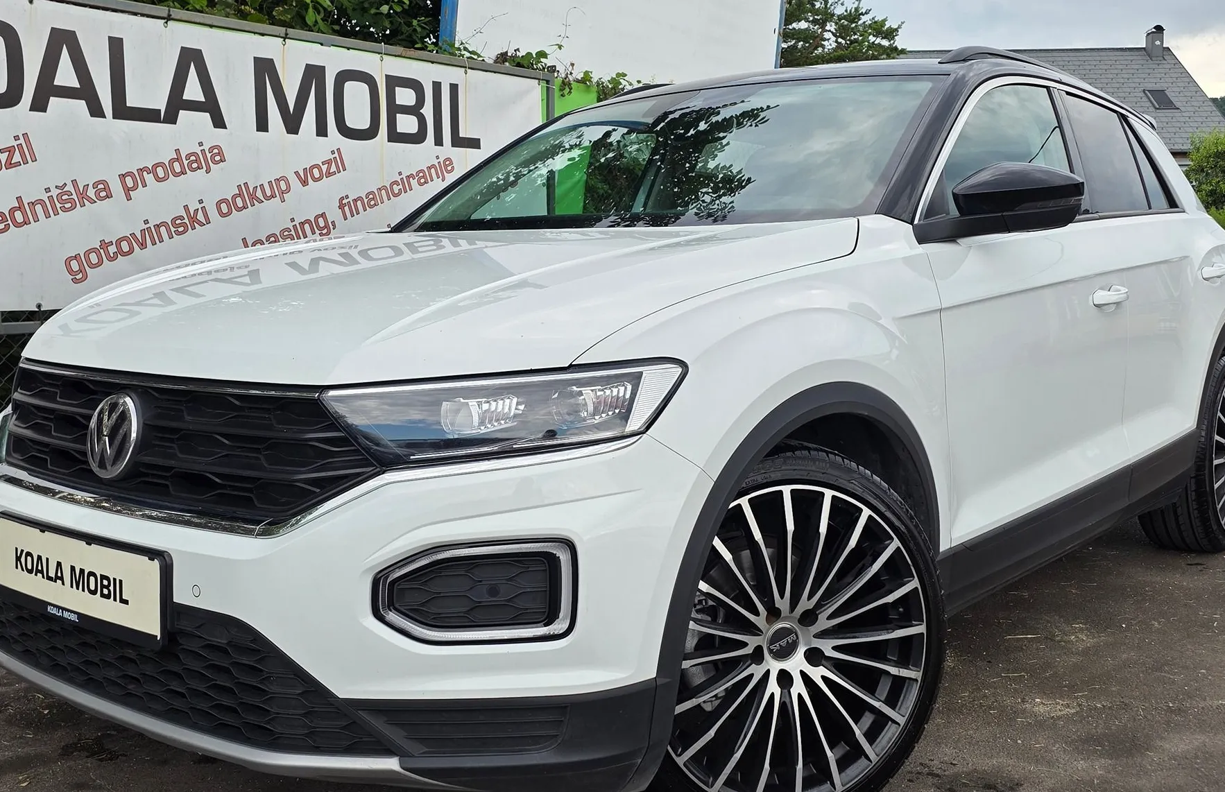 Zunanja slika - Volkswagen T-Roc - 1.6 TDI BMT SPORT LED-VIRTUAL-ALU-PDC - 19