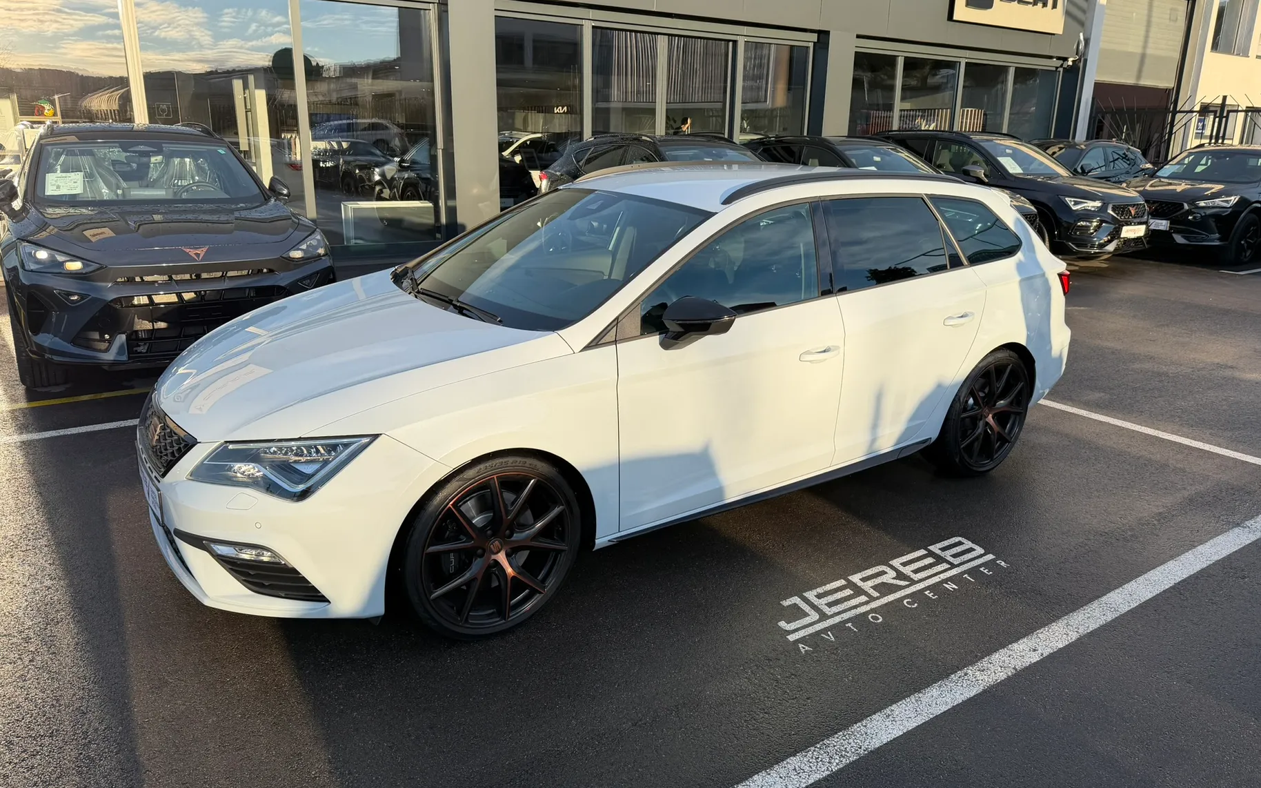 Zunanja slika - Seat Leon - 2.0 TSI 221KW DSG CUPRA ST 4WD - 5