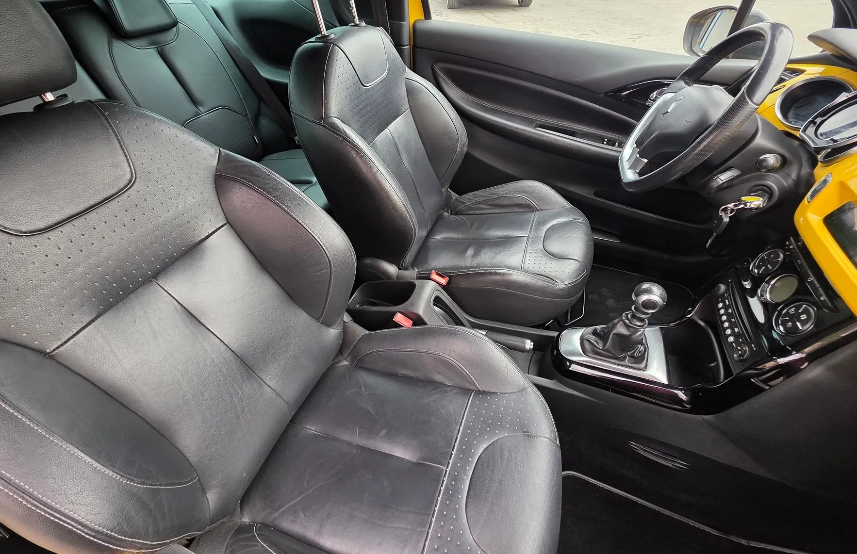 Zunanja slika - Citroën DS3 - SPORT THP 150 BVM6 LED-GRETJE SEDEŽEV-SLOVENSKI - 13