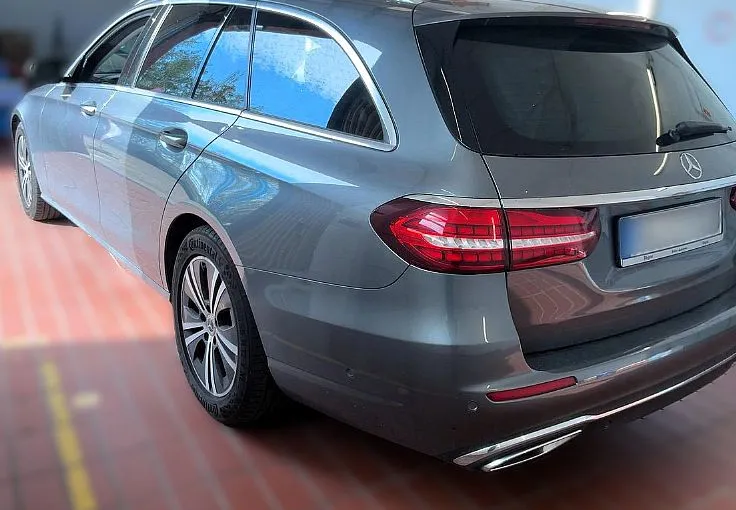 Zunanja slika - Mercedes-Benz E-Razred - 220d Avantgarde LED+ALU+DISTRONIC+KAMERA+AGILITY - 2