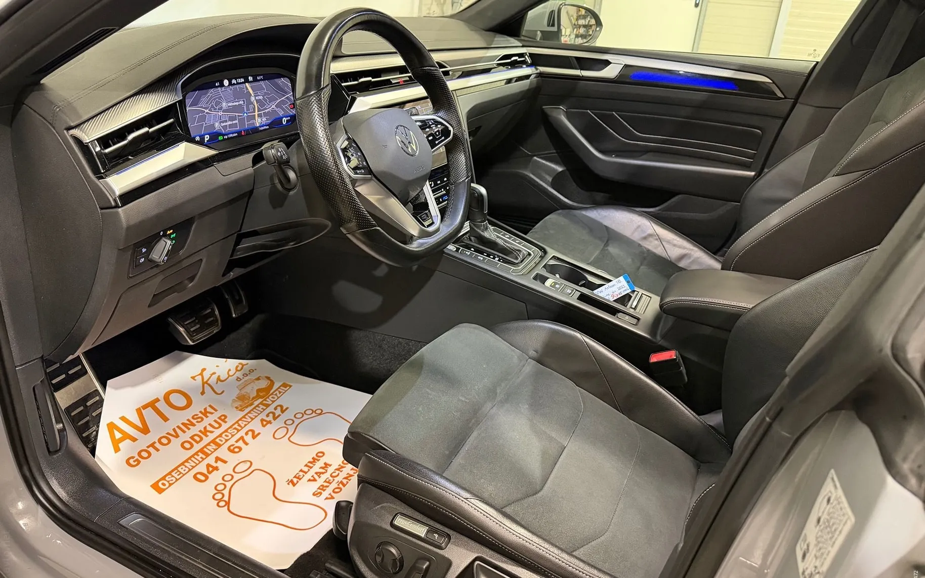 Notranja slika - Volkswagen Arteon Shooting Brake - 2.0 TDI-R-LINE-PANORAMA-VIRTUAL-ACC-KAMERA-NAVI-.. - 19