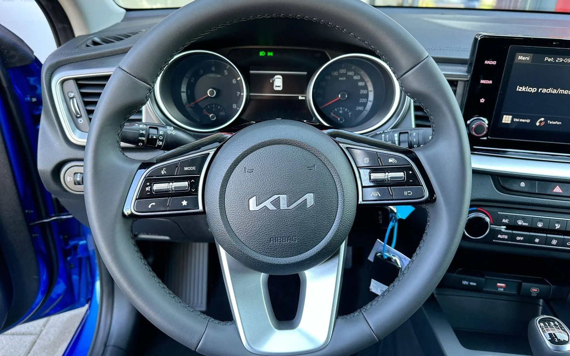 Notranja slika - KIA Ceed - 1.0 T-GDi EX Champion + ISG MT - 14