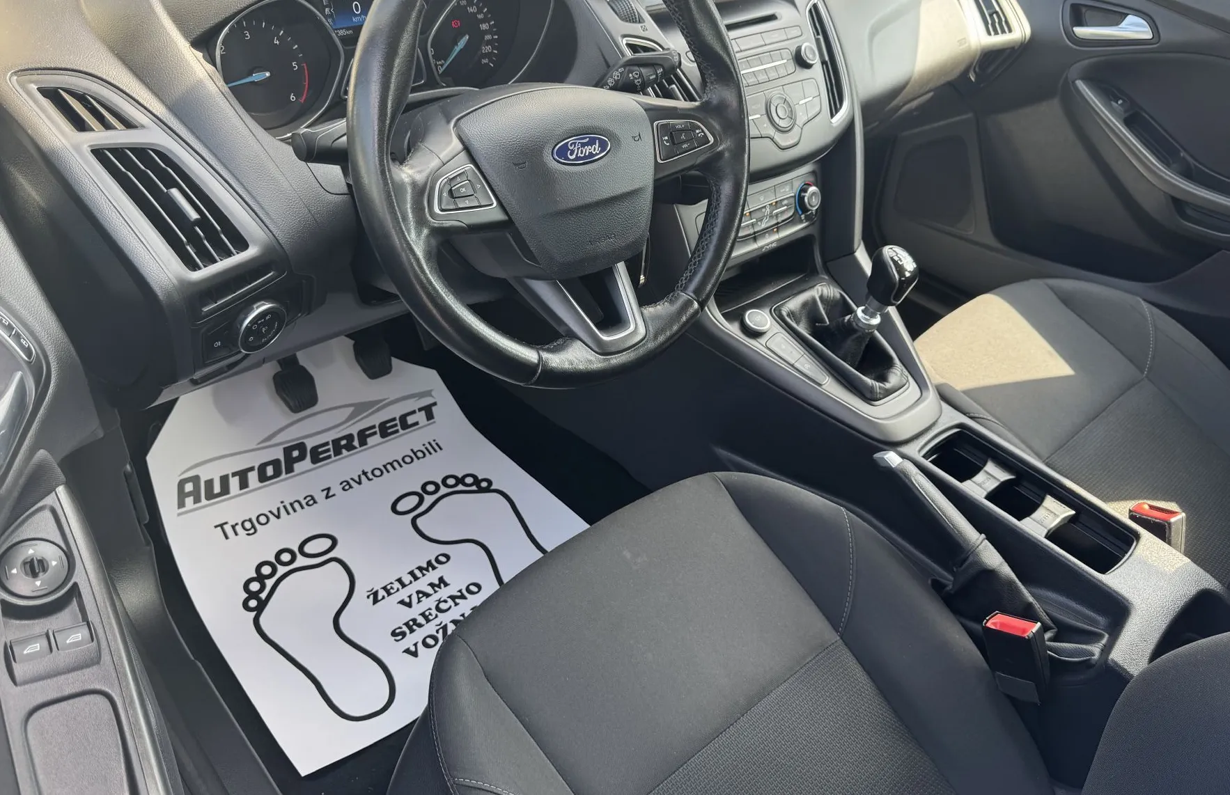 Zunanja slika - Ford Focus - 1.5 TDCi |Gr.sed|Gr.Vol|PDC|1.Last| Hitri kredit.. - 9