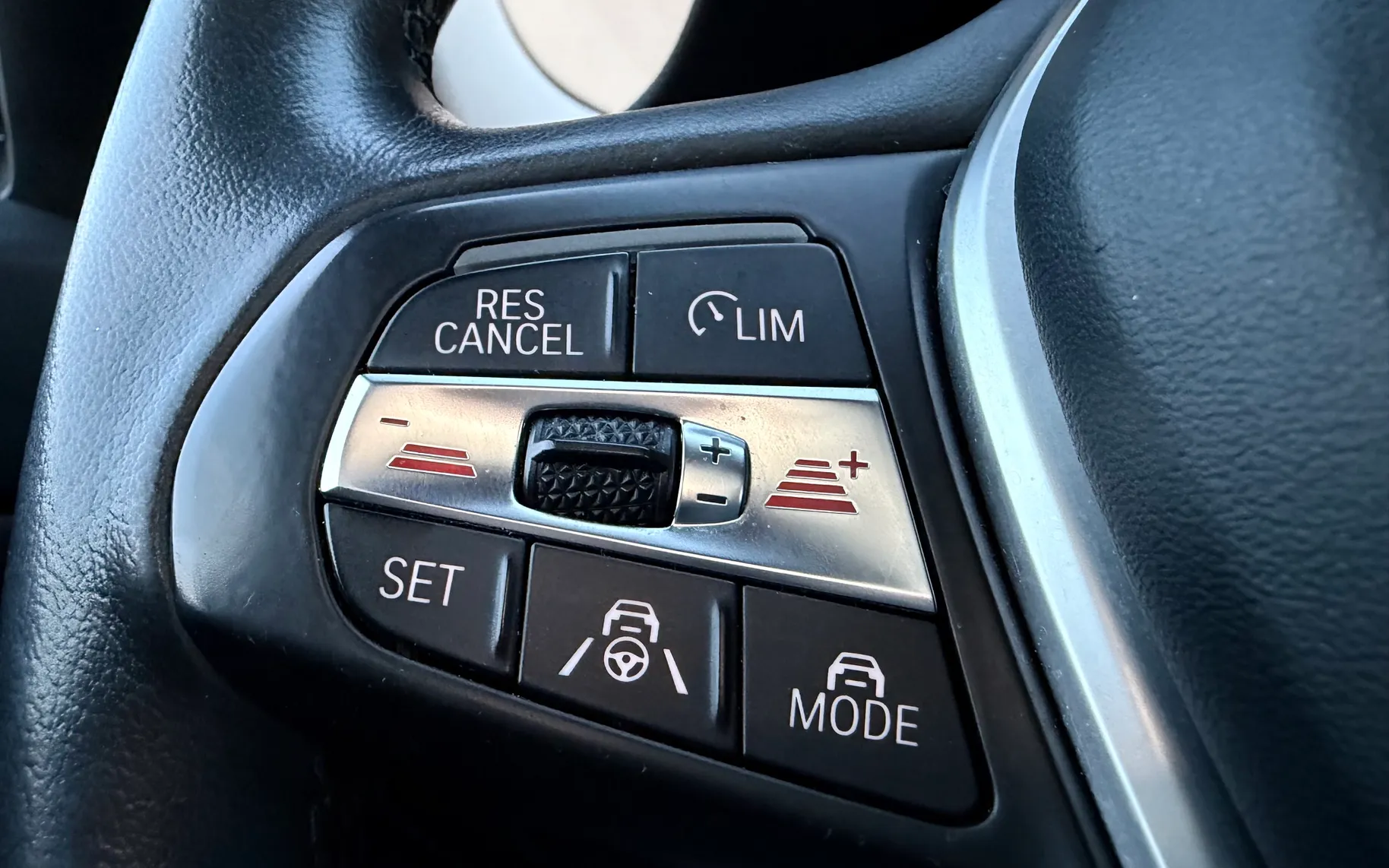 Zunanja slika - BMW Serija 3 - 320d Luxury Line 2.LASTNIK X-DRIVE ACC PANO. AMBI. - 10