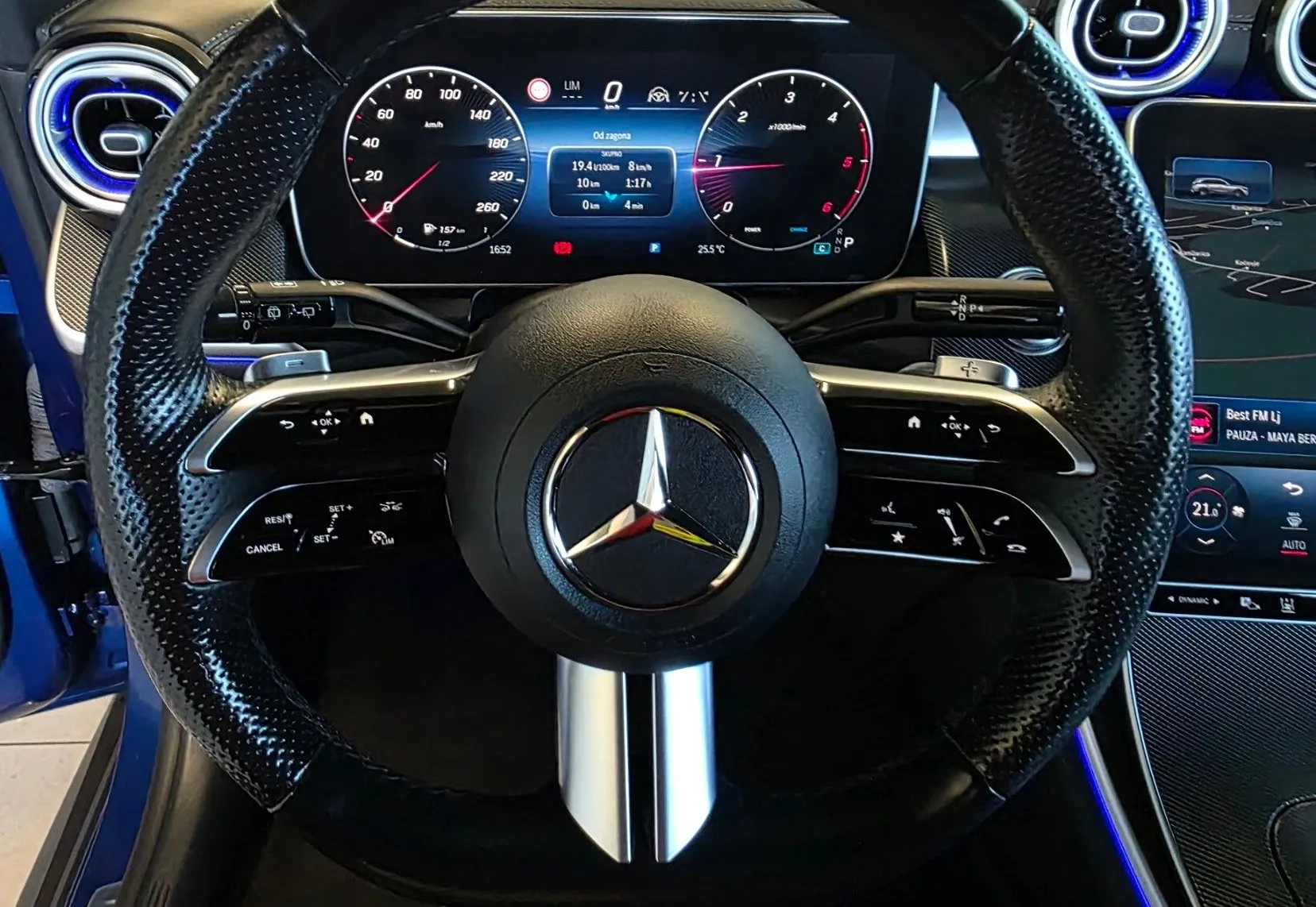 Zunanja slika - Mercedes-Benz GLC-Razred - 220d 4MATIC AMG Line Z ENOLETNIM JAMSTVOM + KLJUKA - 17
