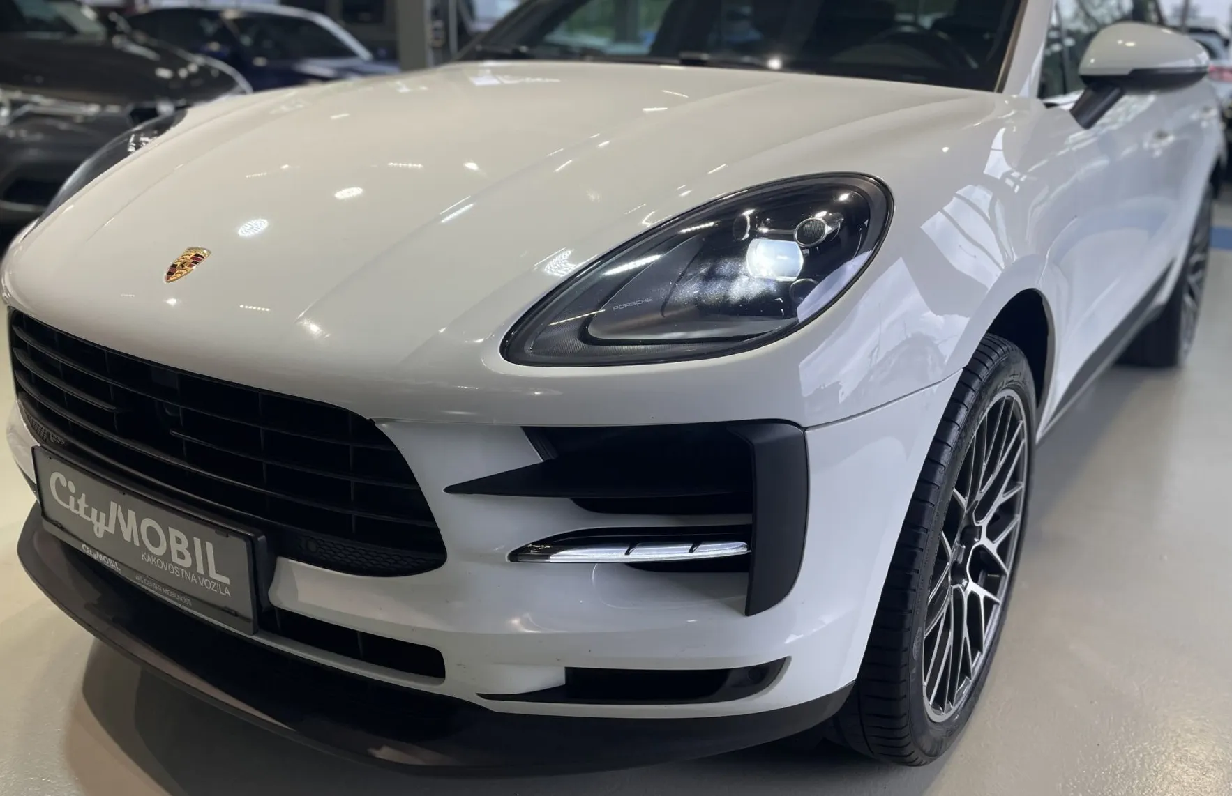 Zunanja slika - Porsche Macan - S-NAVIGACIJA-MEMORY-USNJE-BOSE-RADAR-KAMERA-LED-21 - 7