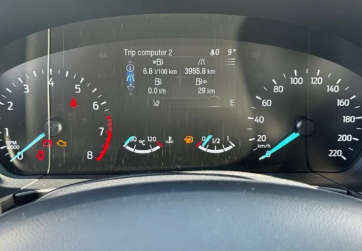 Zunanja slika - Ford Kuga - Trend 1.5 Trend-NAVI-GRETJE 1 LASTNIK - 9