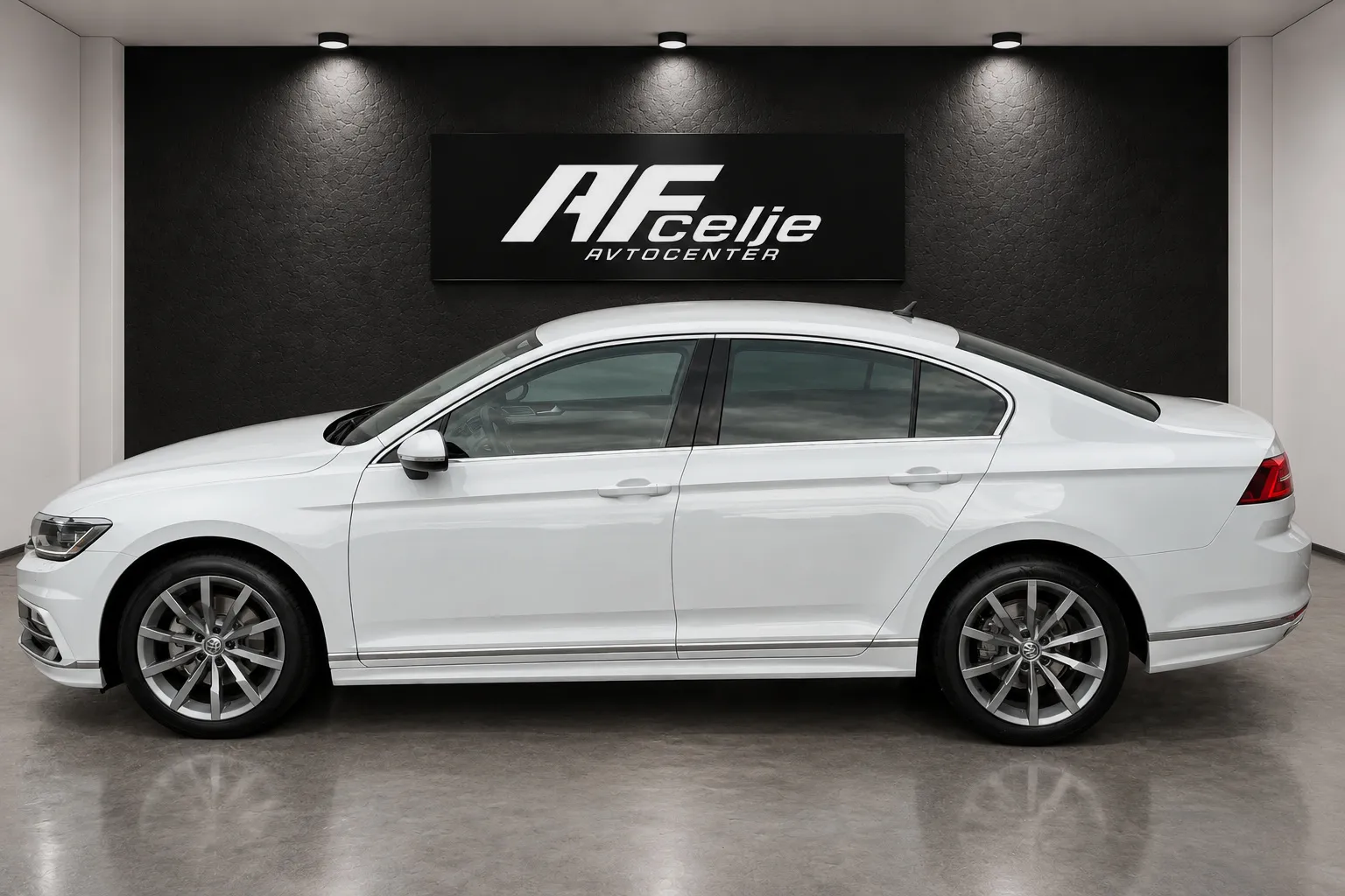 Zunanja slika - Volkswagen Passat - 2.0 TDI-R LINE-1 LASTNIK-FUL LED-LIZING ZA TUJCE- - 6