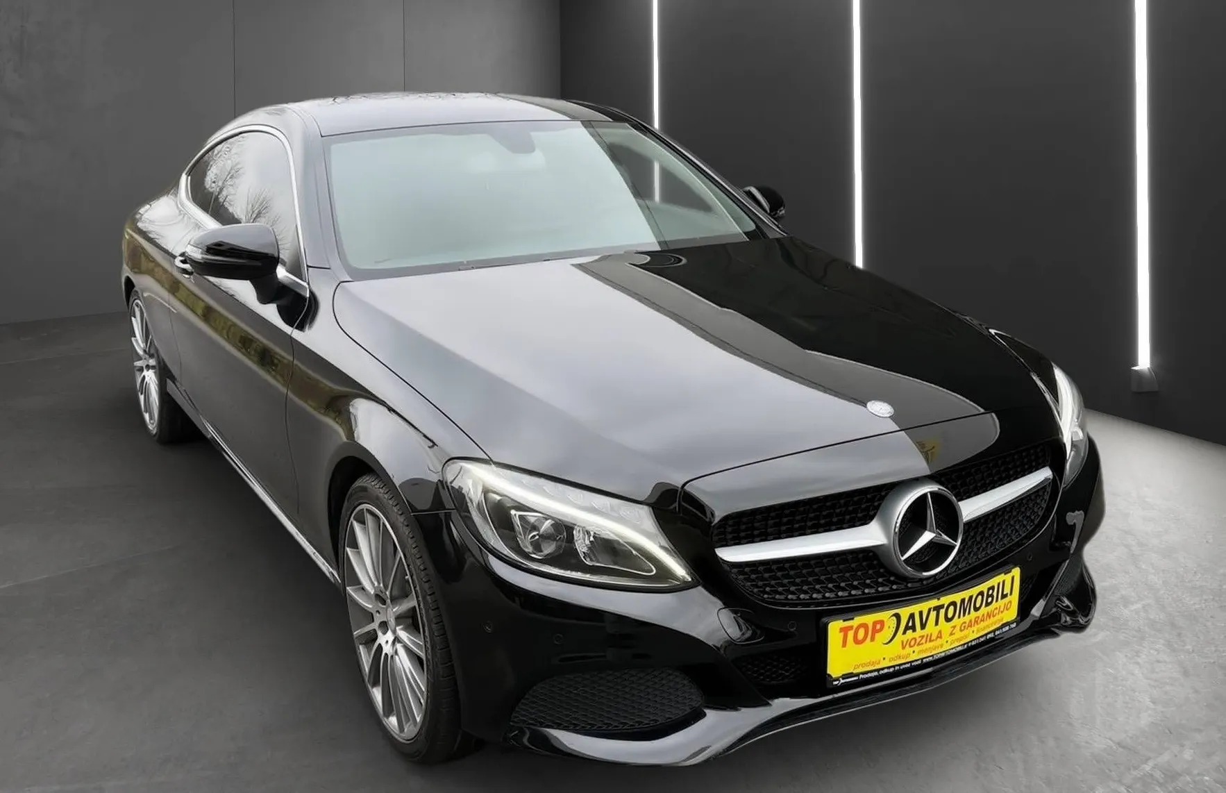 Zunanja slika - Mercedes-Benz C-Razred - C 180 COUPE 19 COL AMG FULL LED NAVI PDC TEMPOMA.. - 10