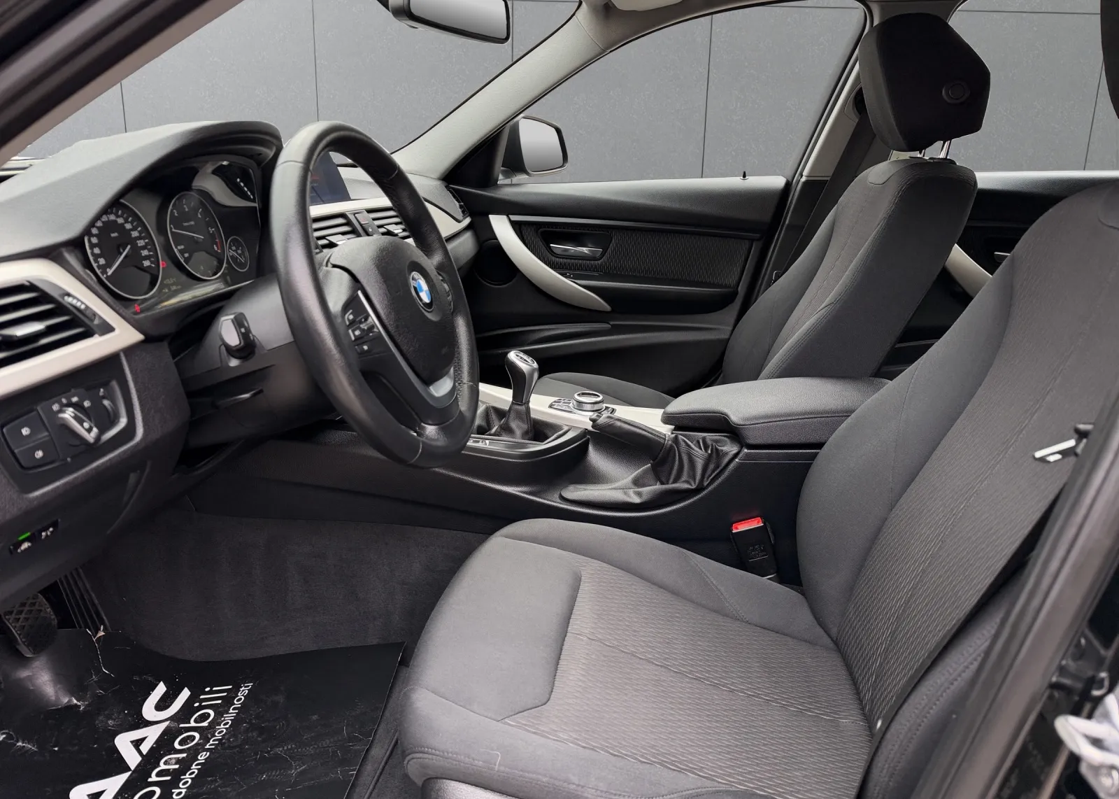 Zunanja slika - BMW Serija 3 - 318d Touring - 6