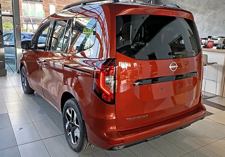 Zunanja slika - Nissan Townstar - Combi L1 1.3 DIG-TURBO Tekna NOVA BARVA - 3