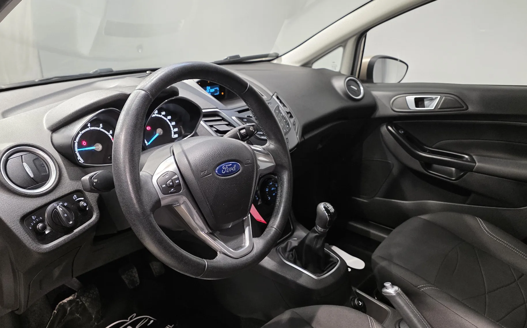 Zunanja slika - Ford Fiesta - 1,25 Trend SLO 1.LASTNIK - 7