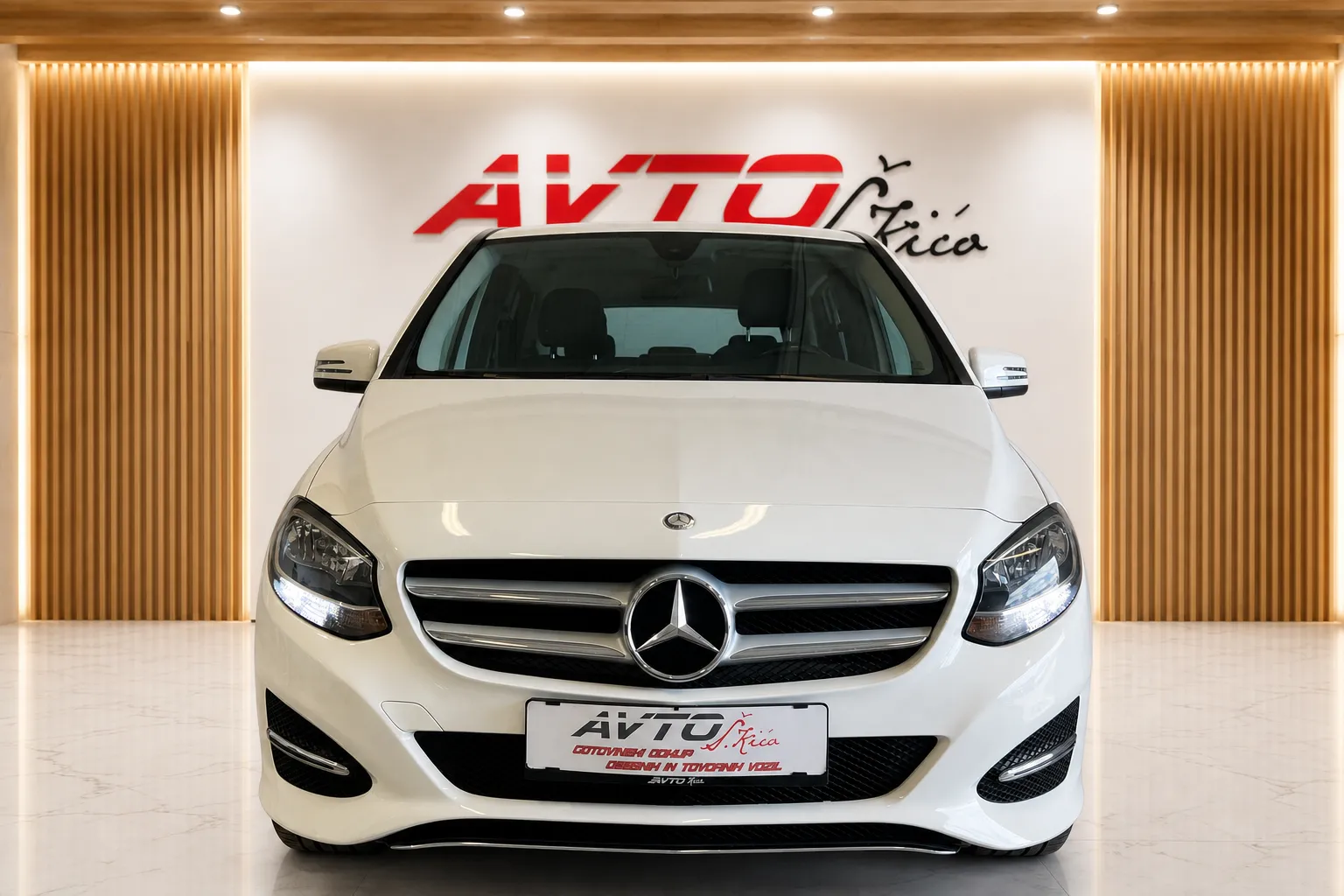 Notranja slika - Mercedes-Benz B-Razred - 200 d-AVTOMATIK-SPORT-LED-KAMERA-NAVI-TEMPOMAT - 7