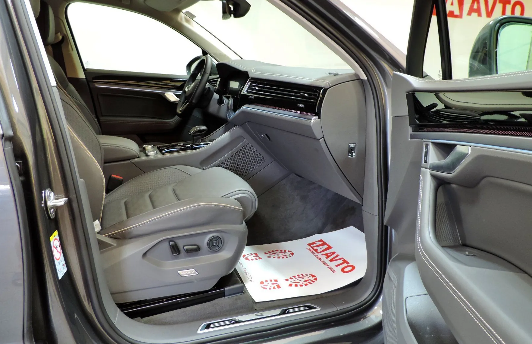Zunanja slika - Volkswagen Touareg - 4motion V6 TDI BMT R-Line Final Edition Tiptronic - 11