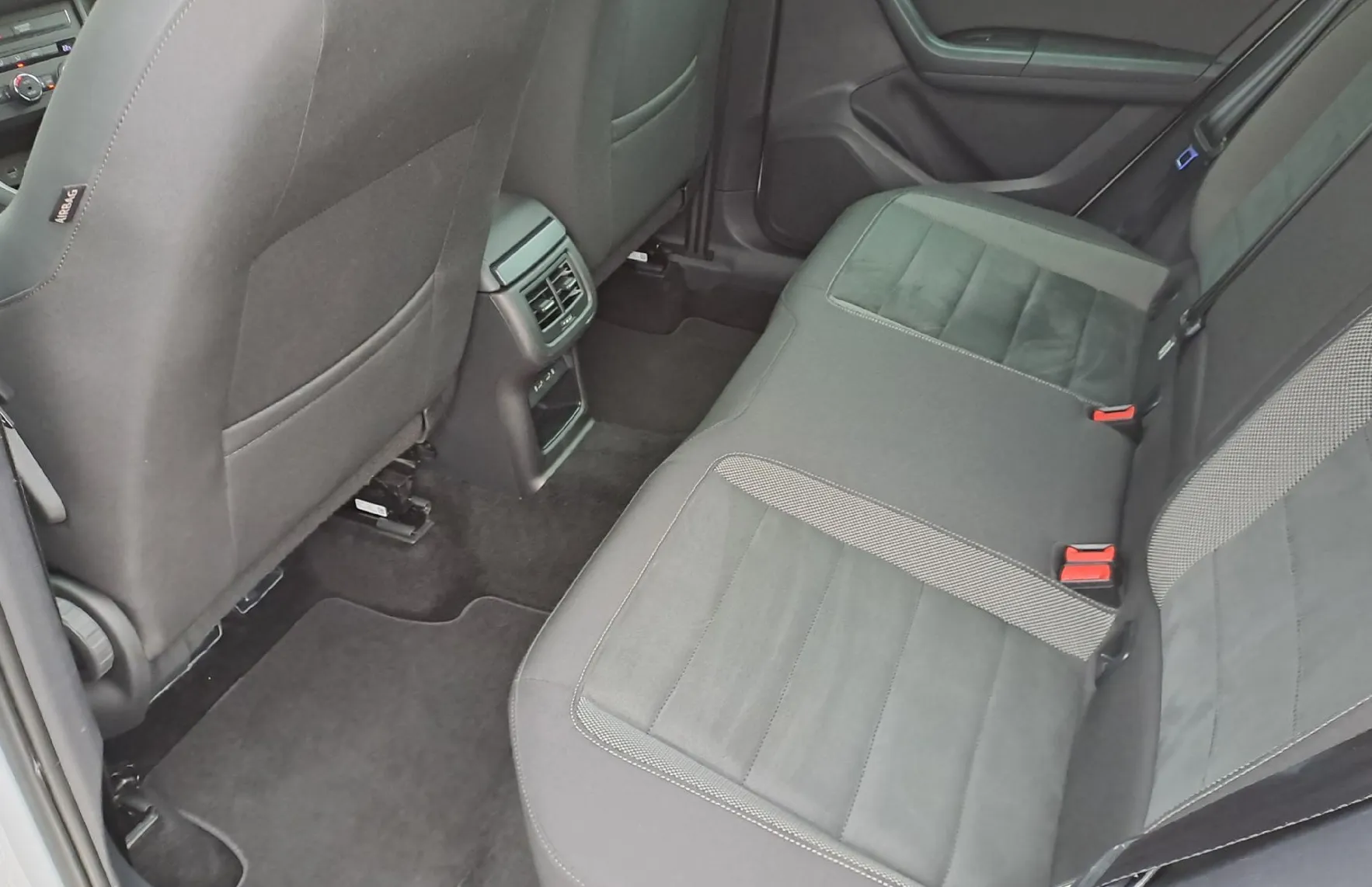 Zunanja slika - Seat Ateca - 1.5 TSI 110 KW STYLE DSG - 11