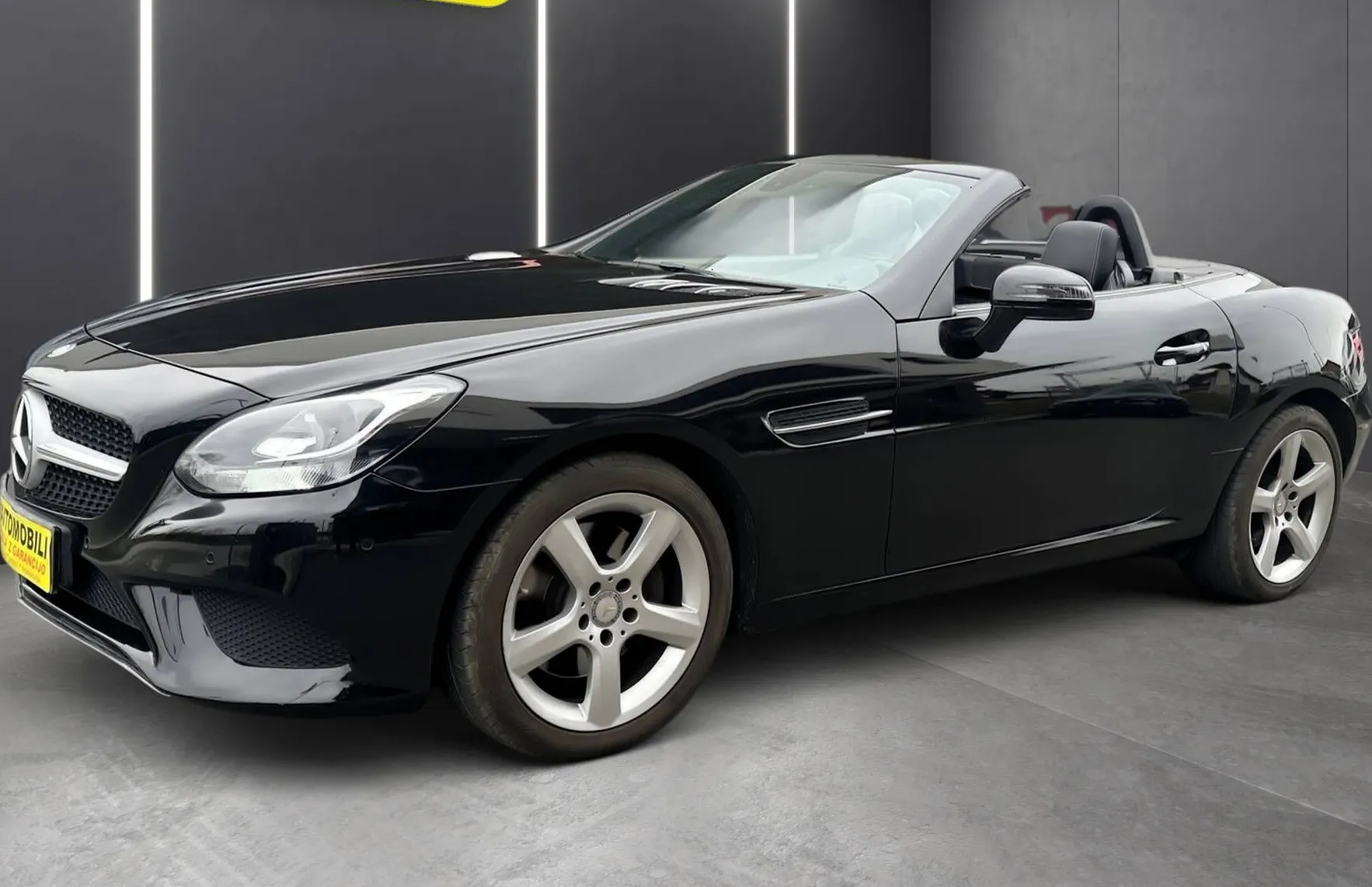 Zunanja slika - Mercedes-Benz SLC-Razred - 200 AUT. AMG-LINE LED NAVI TEMP PDC HARD-TOP HI-.. - 3
