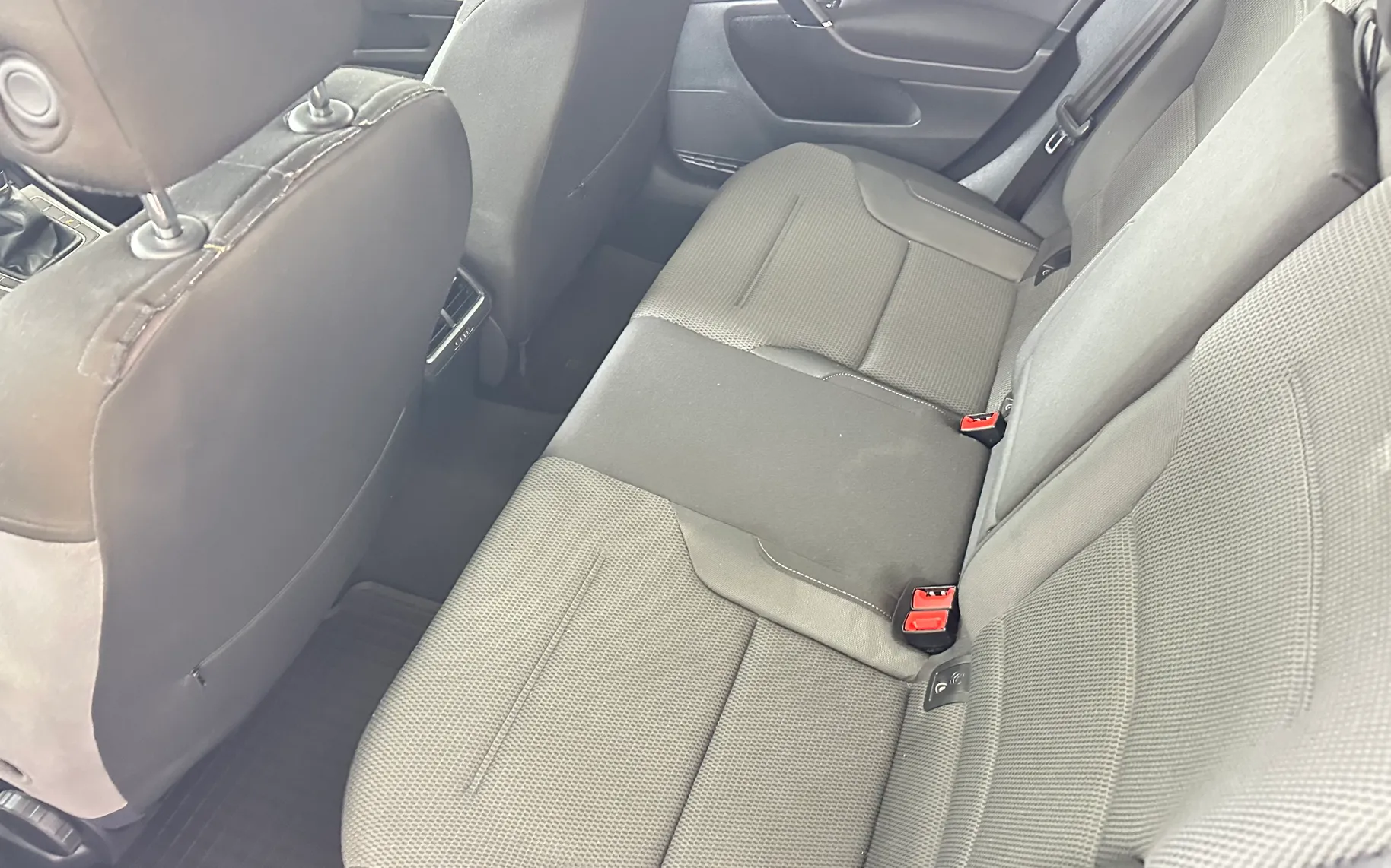 Zunanja slika - Volkswagen Golf - 1.6 TDI BMT,SLOVENSKI,166.000 KM,PRVI LASTNIK, - 4