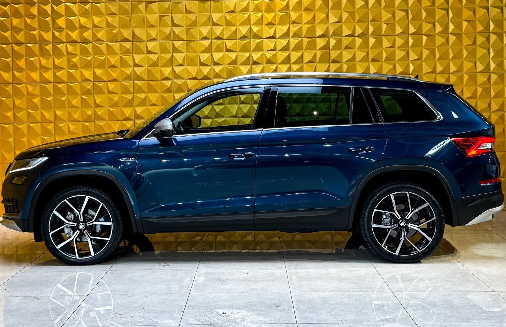 Zunanja slika - Škoda Kodiaq - 2.0 TDI Scout 4x4 AUT. GRETJE VOLANA-KLJUKA-MEMO.. - 6