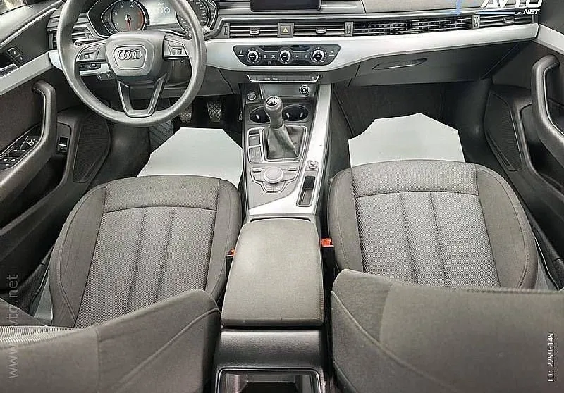 Notranja slika - Audi A4 - 2.0 TDI  Basis - 9