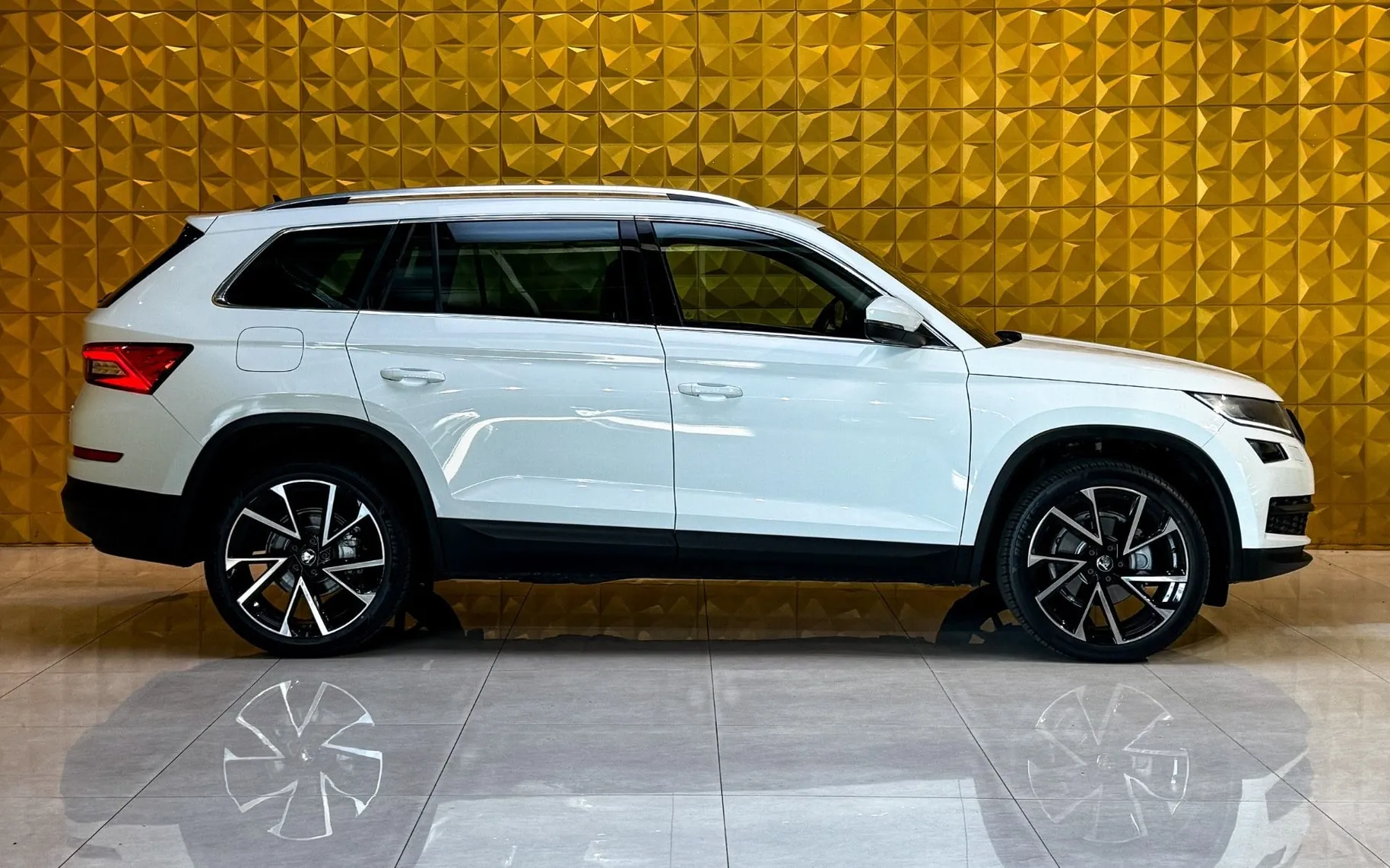 Notranja slika - Škoda Kodiaq - 2.0 TDI 4X4 AUT. KLJUKA-MEMORY-GRETJE-RADAR TEMP - 12