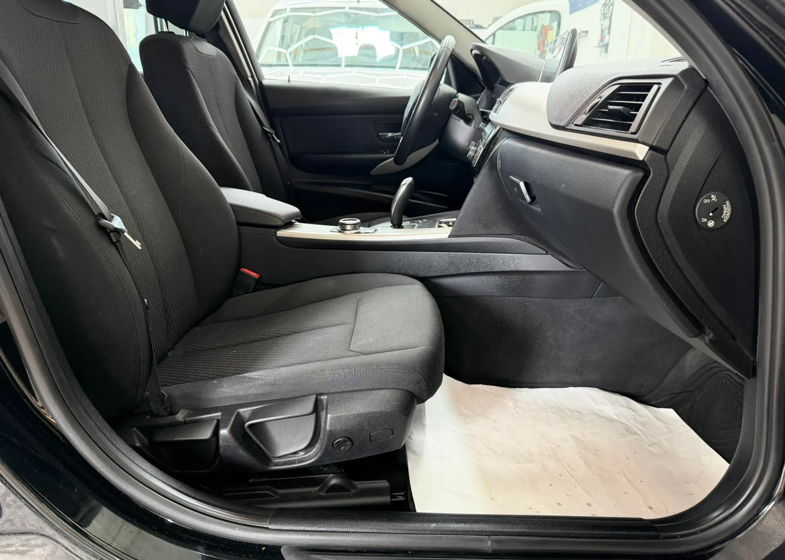 Zunanja slika - BMW Serija 3 - 318D AUT. - 6