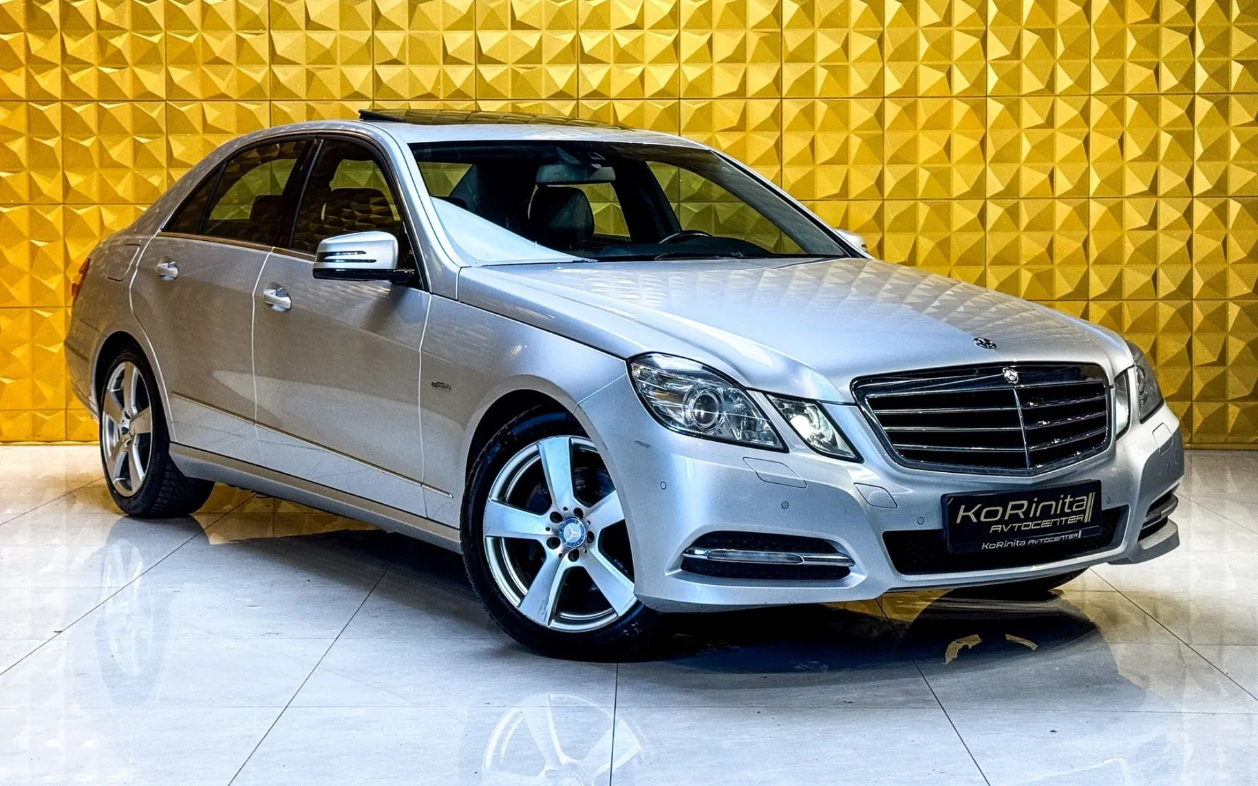 Zunanja slika - Mercedes-Benz E-Razred - E 220 CDI AUT.-PANO.-GRETJE-PDC-NAVI-F1... - 3