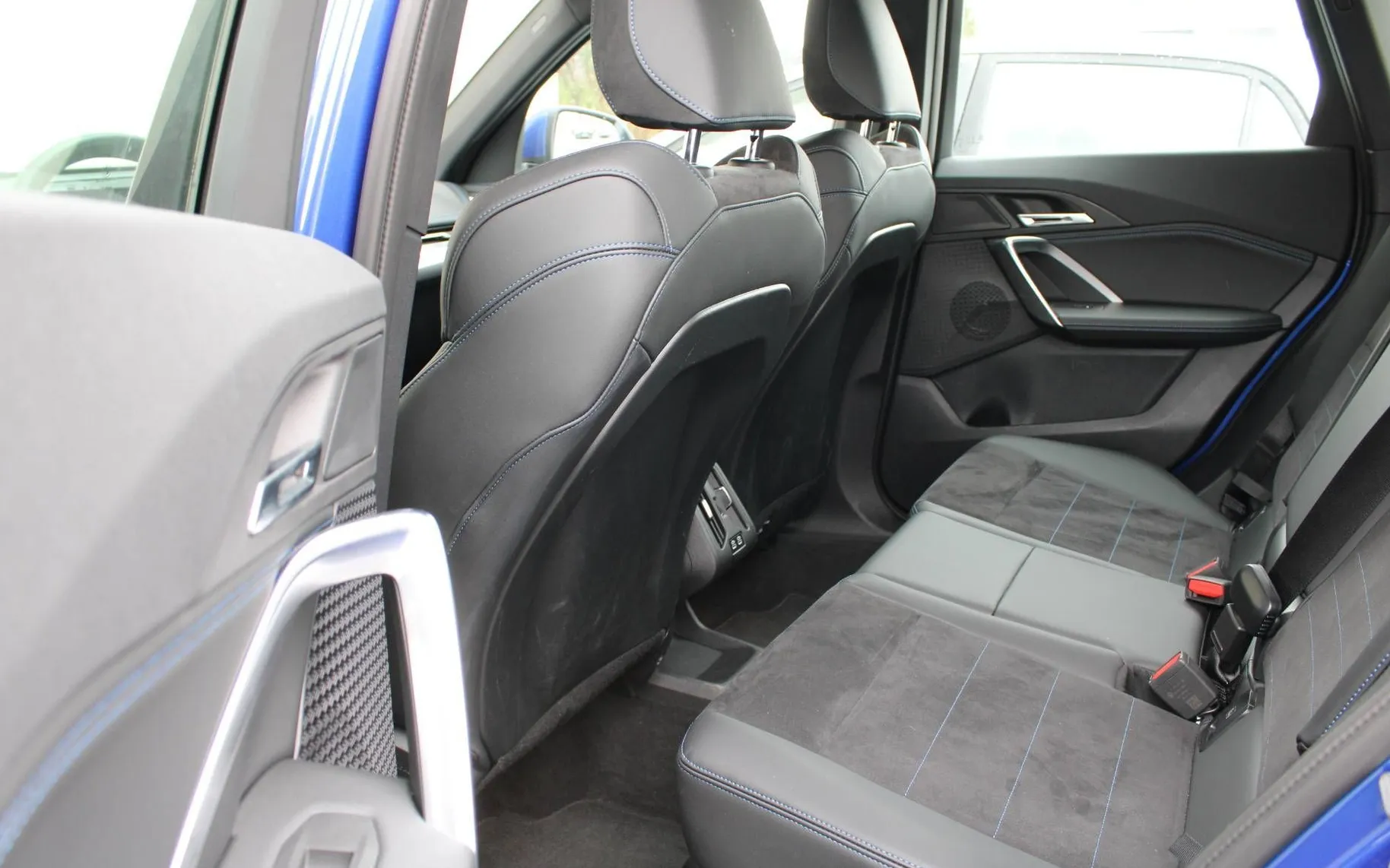Zunanja slika - BMW X1 - serija :  sDrive18i  AT  M SPORT KAMERA KEYLESS LED - 13