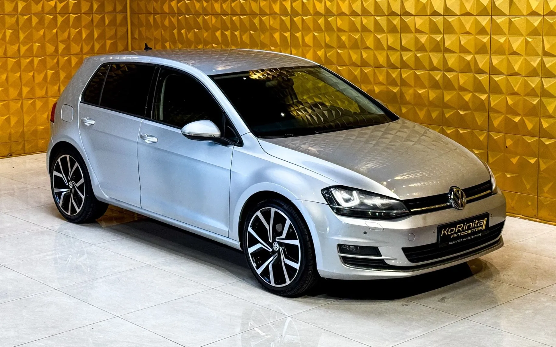 Zunanja slika - Volkswagen Golf - 2.0 TDI  AUT. GRETJE-NAVI-BI XENON-F1-ALCANTARA - 2