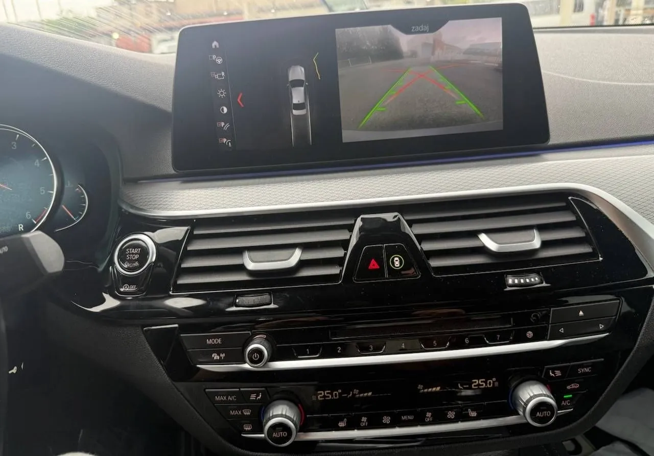 Notranja slika - BMW serija 5: - 520d M-SPORT POLOG 2400 - 9