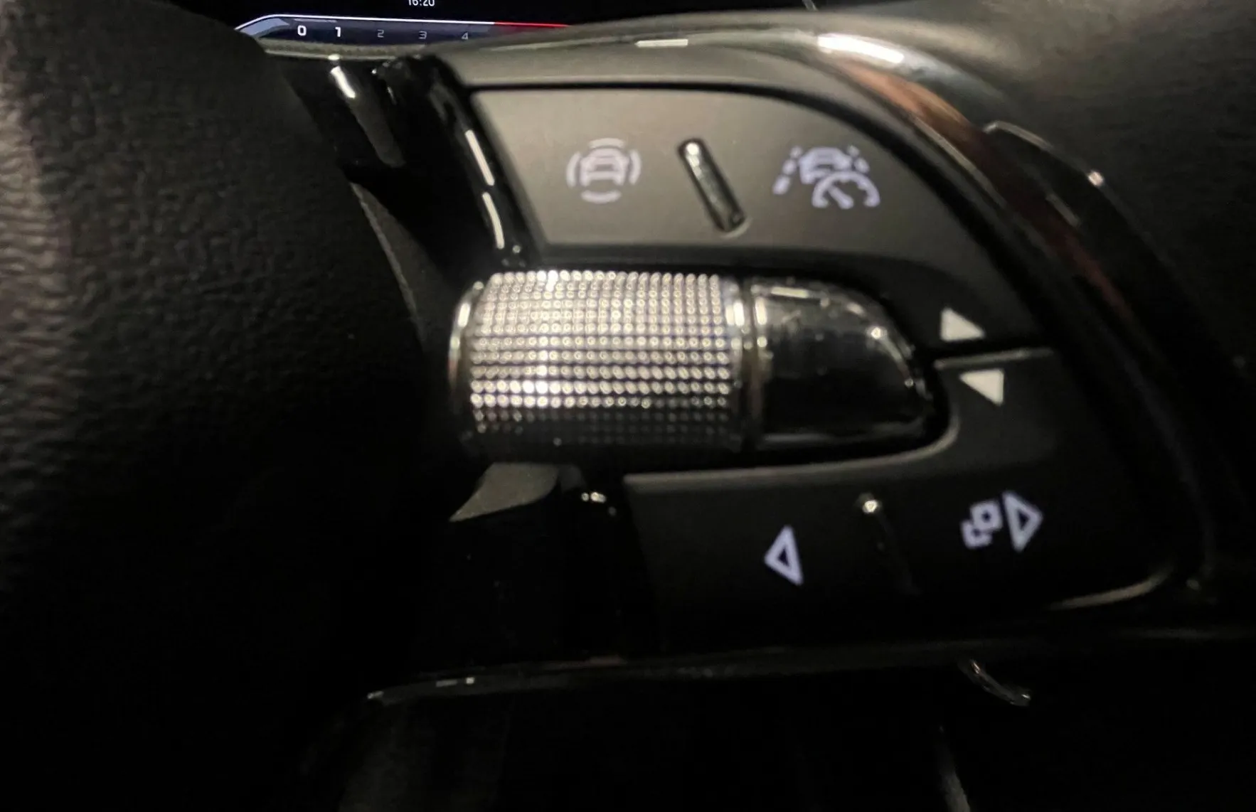 Zunanja slika - Škoda Octavia - 2.0 TDI Style DSG LED.KAMERA.OGR.SEDEŽ.ACC - 8