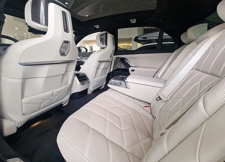 Zunanja slika - BMW Serija 7 - : M760e xDrive M Sport - Performance - 16