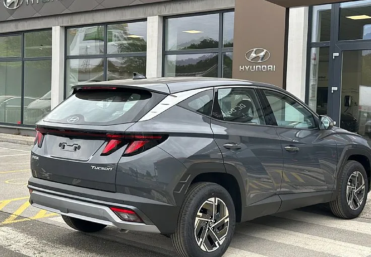 Zunanja slika - Hyundai Tucson - 1.6T T-GDI°°Kamera°°Senzorji°°Navi°°Zimske pnevmat - 4