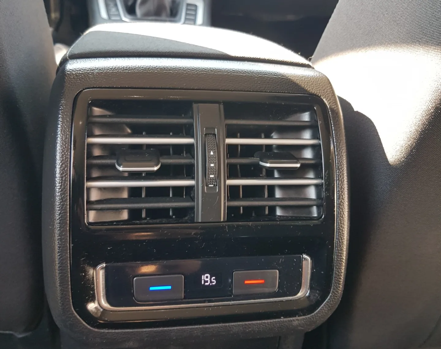 Zunanja slika - VW Passat - 4motion 2,0 TDI BMT Comfortline - 14