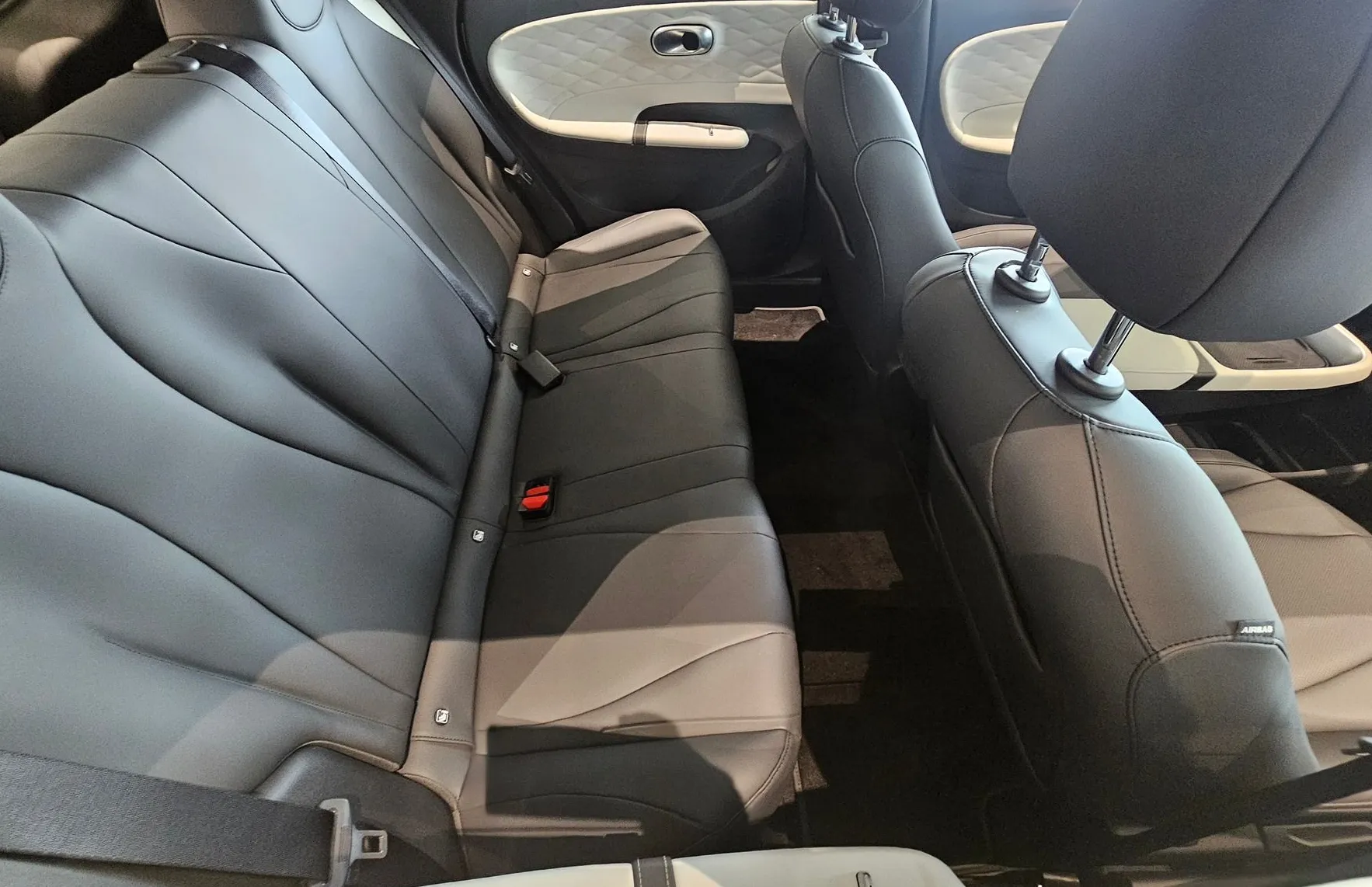Zunanja slika - Dongfeng Box - 42.3 kWh- 7.200€ SUBVENCIJE- NA ZALOGI - 2
