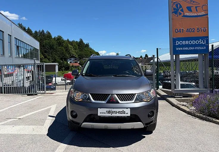Zunanja slika - Mitsubishi Outlander - 2.0 DID Intense 4WD ZELO LEP - 2