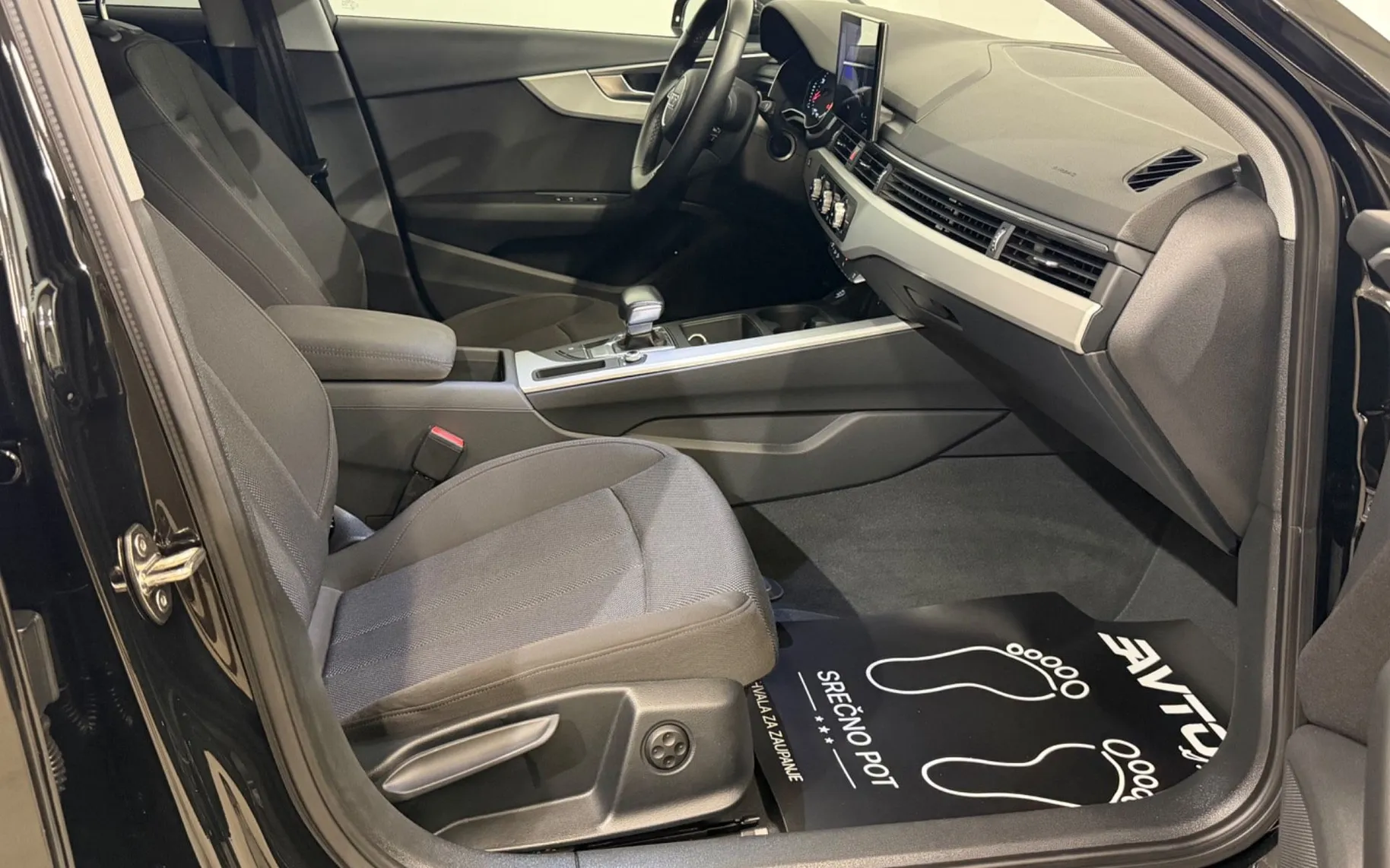 Notranja slika - Audi A4 Avant - 2.0 TDI-MATRIX-LED-ACC-KAMERA-NAVI-S TRONIC-PDC... - 10