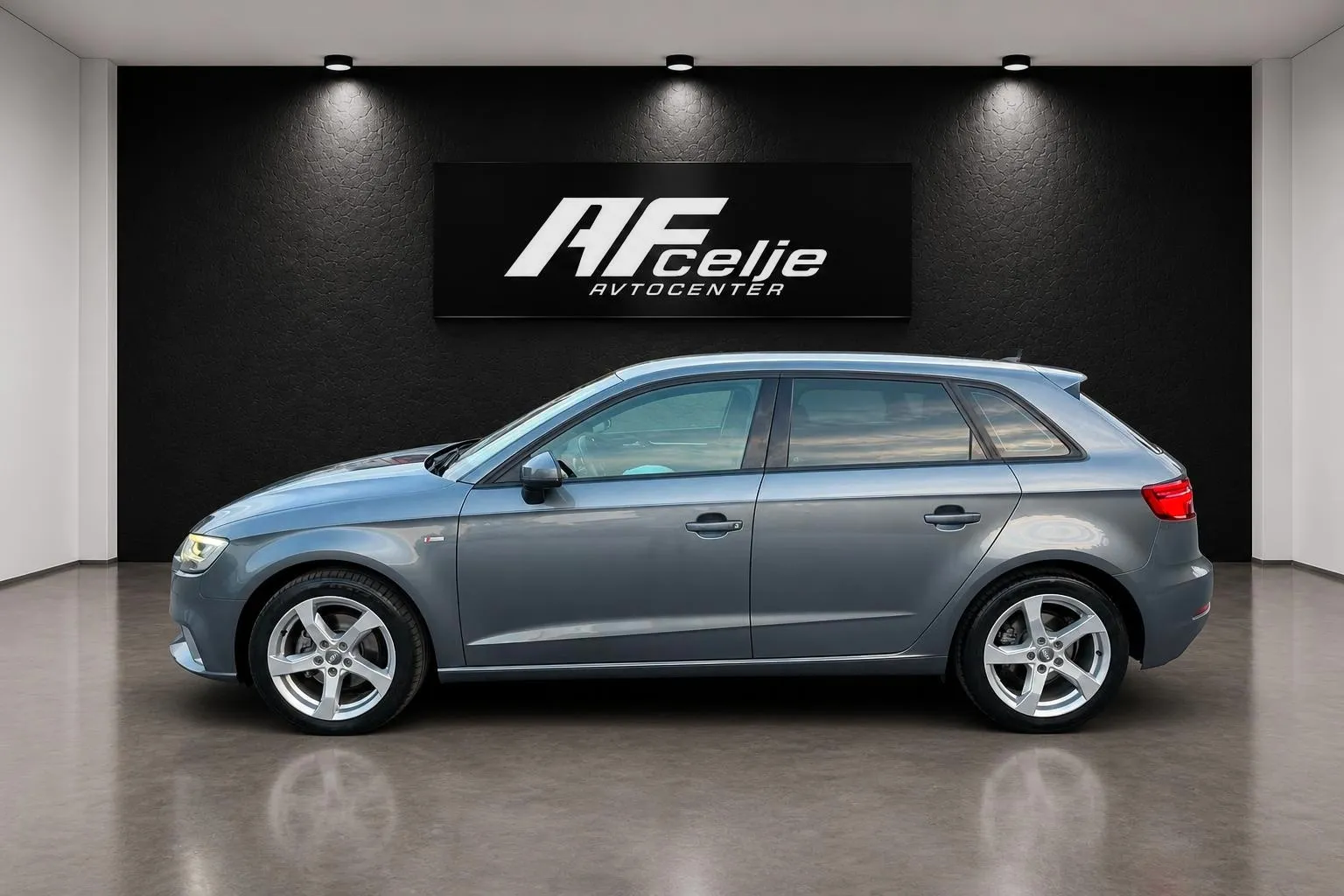 Notranja slika - Audi A3 - 2.0 TDI-S TRONIC-S LINE-161.000km-LIZING ZA TUJCE- - 7