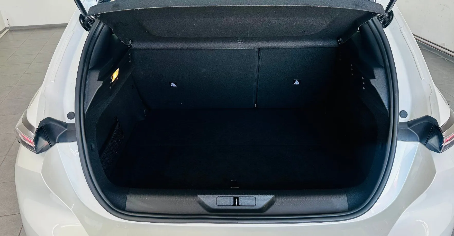 Zunanja slika - Peugeot 308 - 1.6 PHEV 133 KW  Pack Avt.NAVI.43.OOO KM - 6