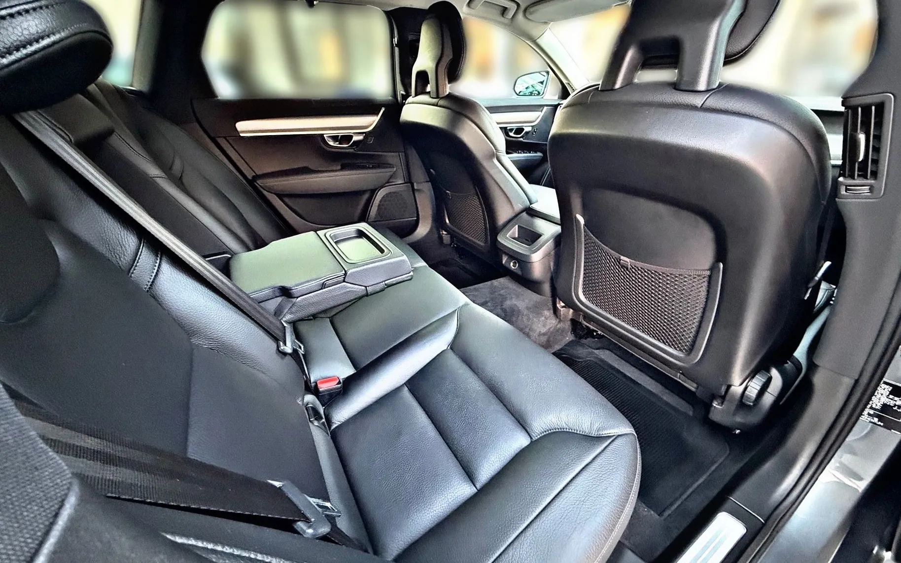 Notranja slika - Volvo V90 - D4•AVT•ACC•PILOT•LED•NAVI•ODLIČEN... - 16