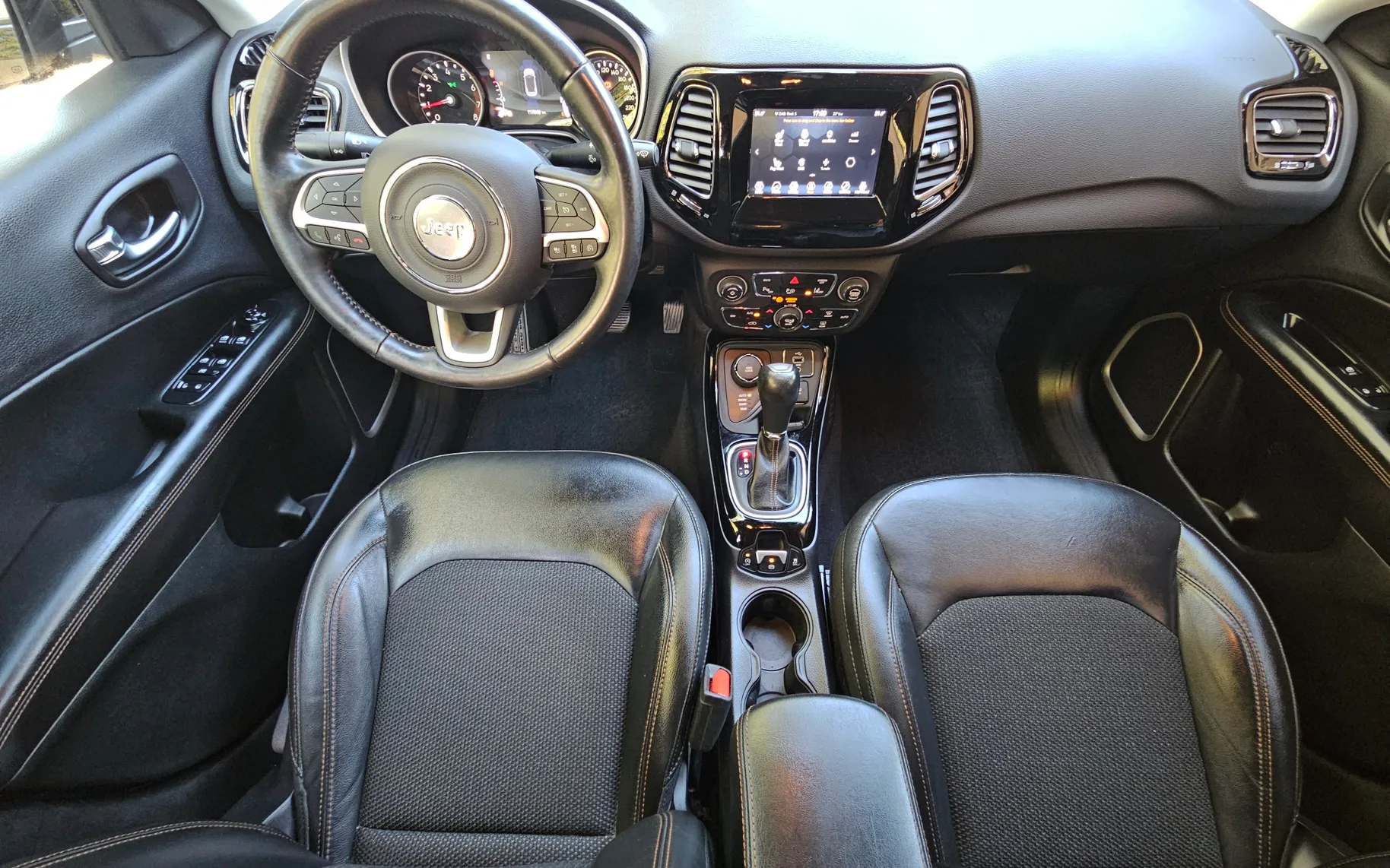 Notranja slika - Jeep Compass - AWD 1,4T Multiair Limited Avt. - 9