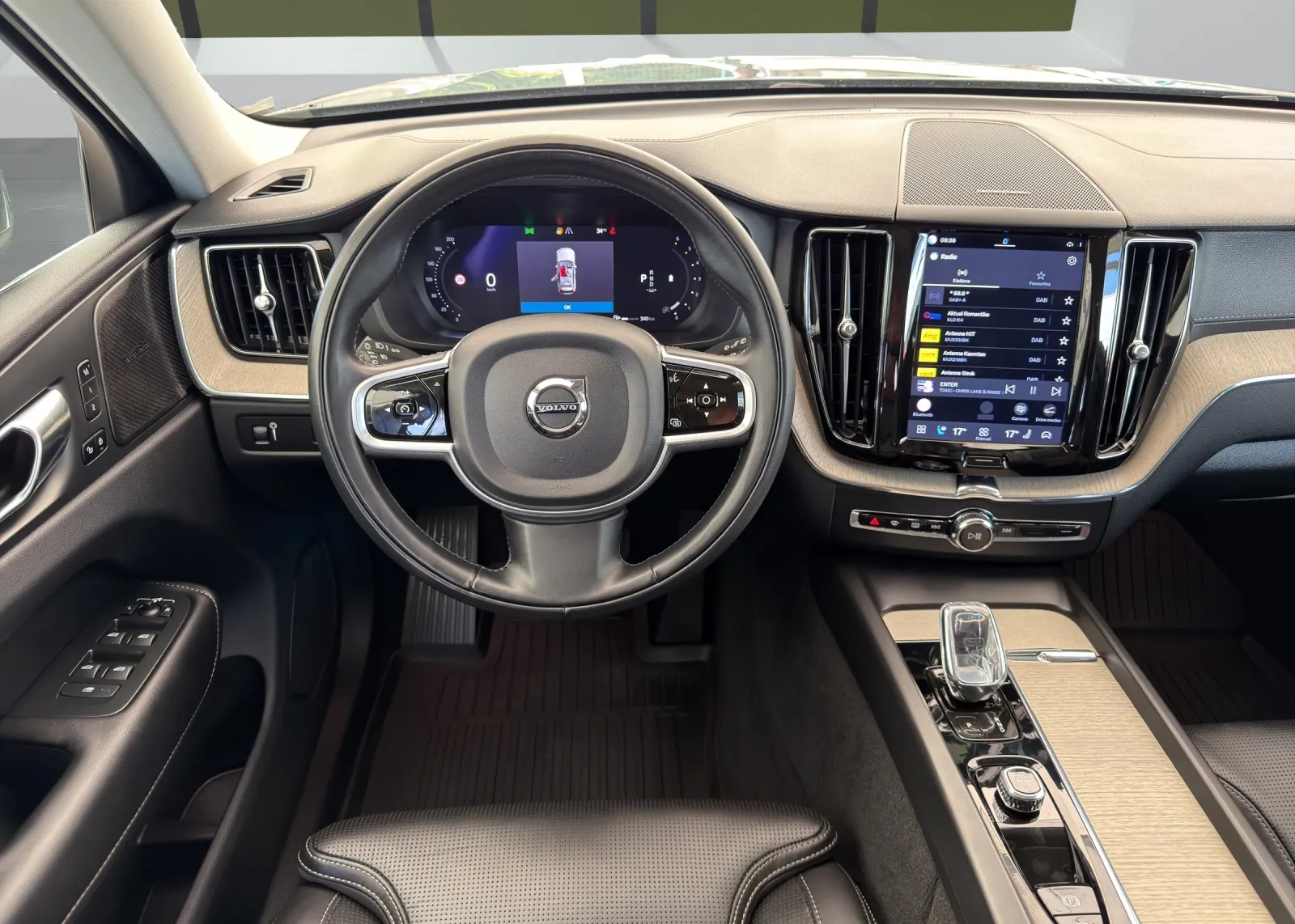 Zunanja slika - Volvo XC60 - B4 AWD Momentum Avt. - 8