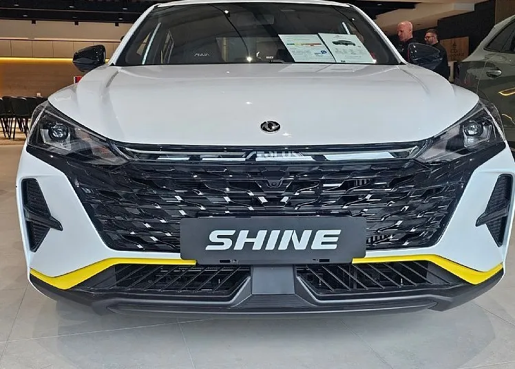 Zunanja slika - Dongfeng Shine - 1.5T + 360 kamera + TEMPOMAT + GRETJE + BLIS - 3