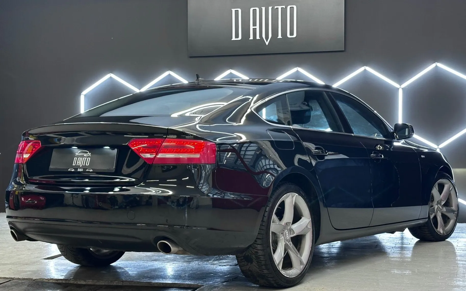 Notranja slika - Audi A5 Sportback - 2.7 TDI S LINE - 8