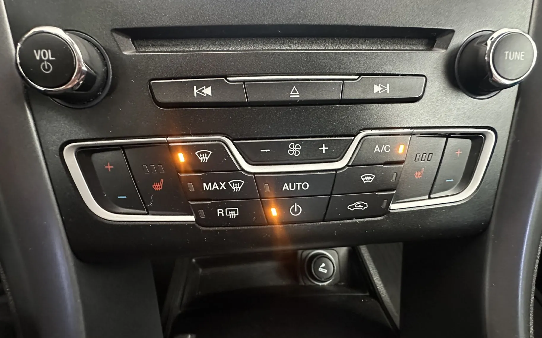 Zunanja slika - Ford Mondeo - Karavan 2.0 TDCi Titanium.NAVI.SAMO 115.OOO KM - 10