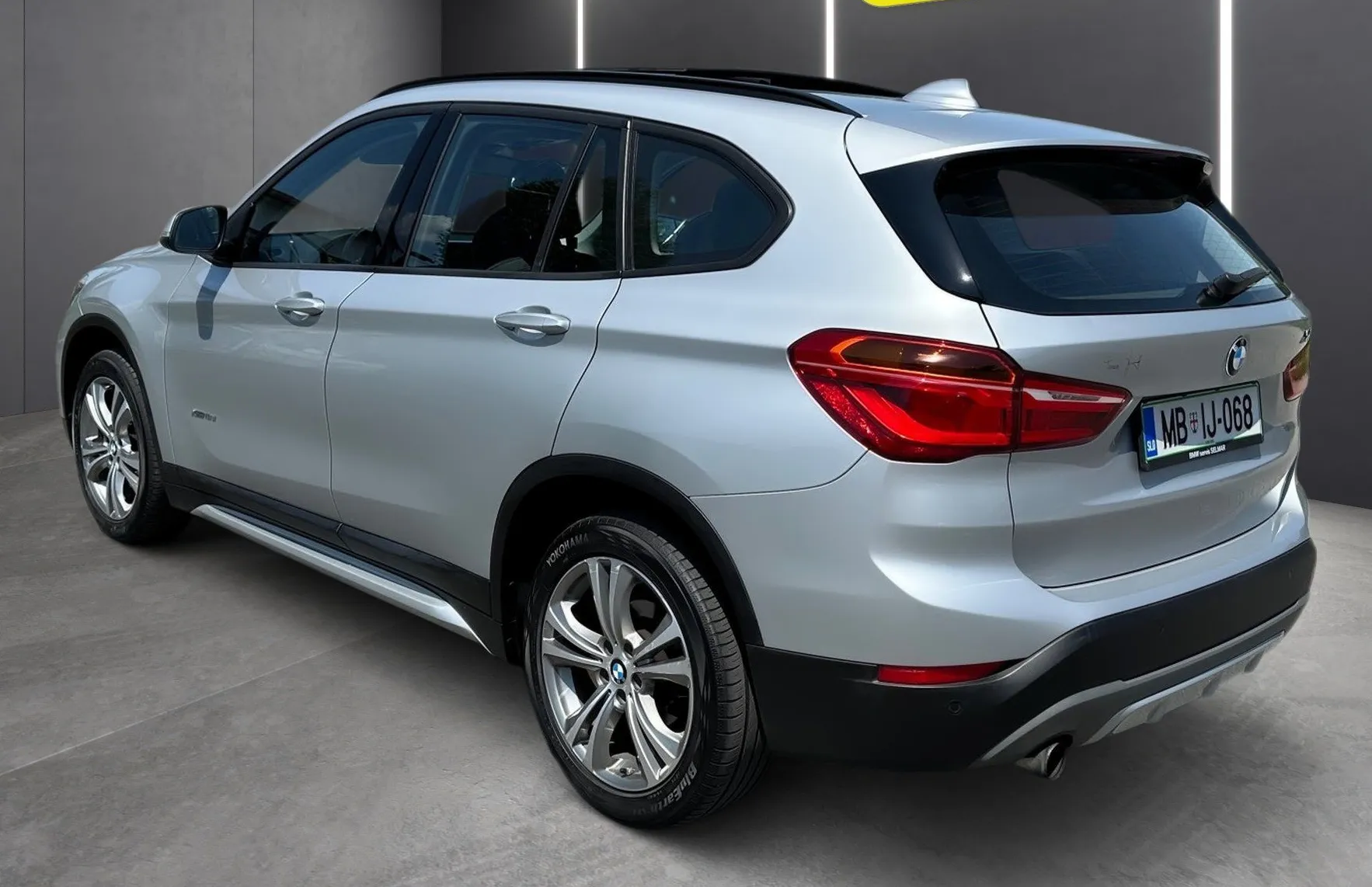Zunanja slika - BMW X1 - serija : xDrive18d SPORT LINE FUL LED NAVI ACC HUD PDC PANO - 5