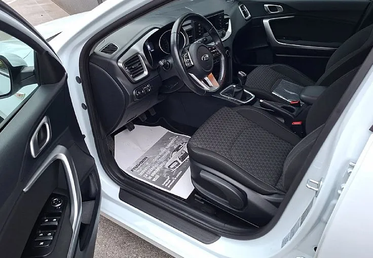 Zunanja slika - KIA Ceed - 1.6 CRDi EX Urban ISG - 5