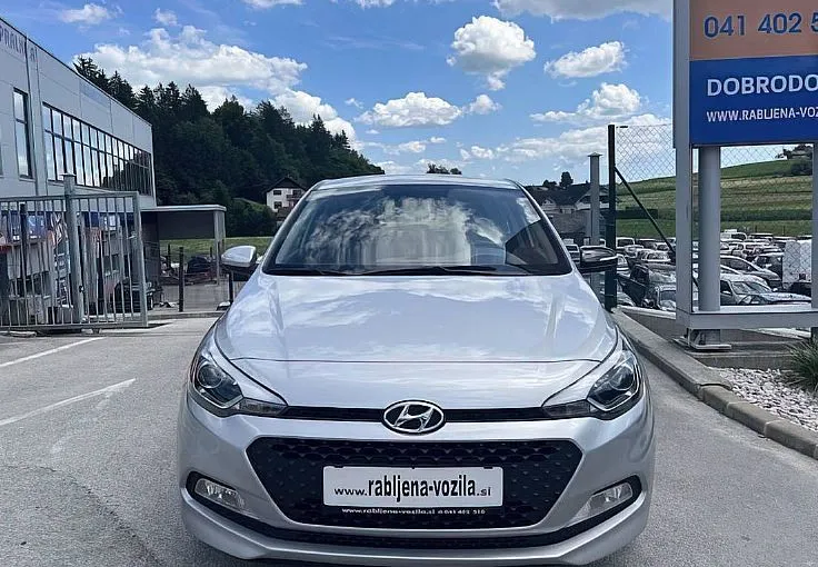 Zunanja slika - Hyundai i20 - 1.1 CRDI COMFORT SAMO 121293 KM ZELO LEP... - 2